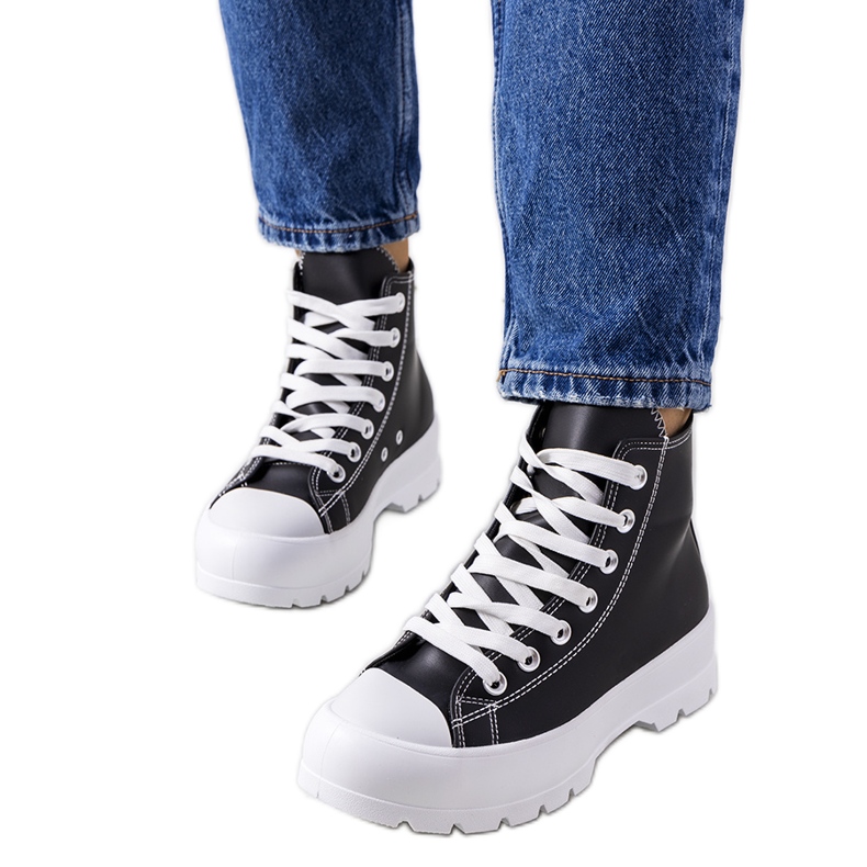 Zapatillas negras en la plataforma Curley negro