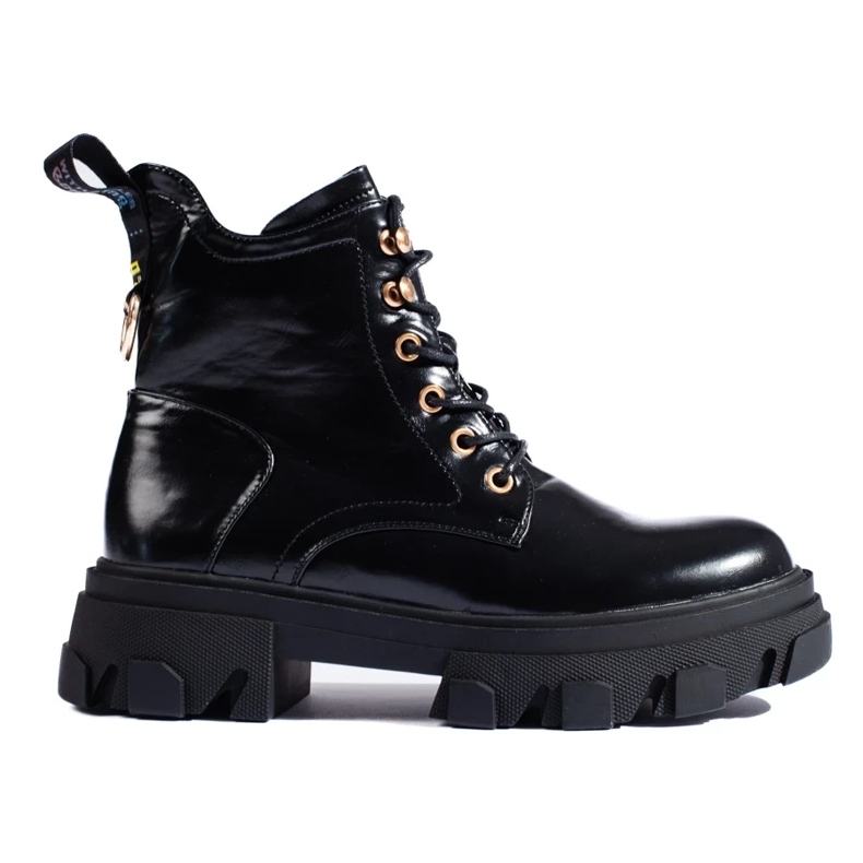 Botines de mujer de charol con suela gruesa. negro