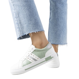 Deportivas verdes con tachuelas Luus blanco Deportivas verdes con tachuelas Luus blanco