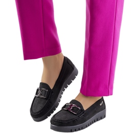Mocasines negros en la plataforma Campini