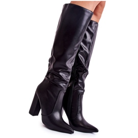 WD1 Botas Negras Clásicas En Un Bar Mayra negro