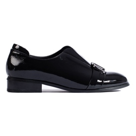 Elegantes zapatos negros de W. Potocki