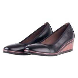 Zapatos negros con cuña de W. Potocki