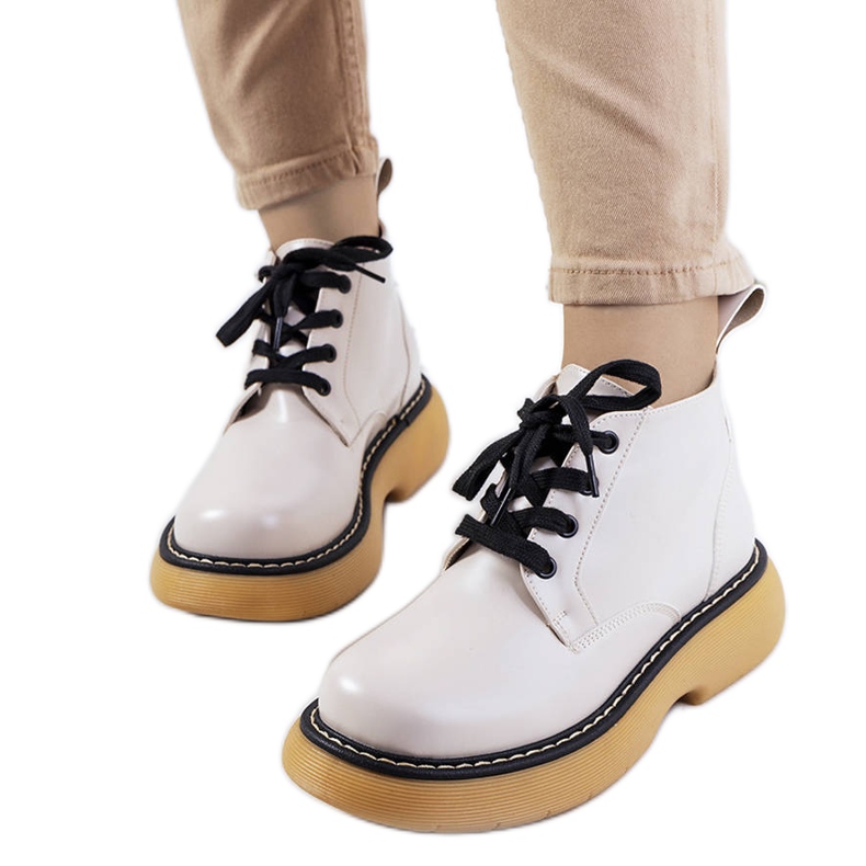 Botas beige de Redelek Botas beige de Redelek