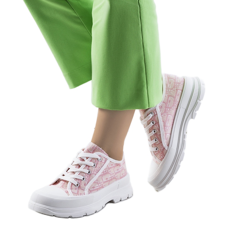 Zapatillas rosas en la plataforma Valida blanco