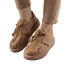 Deportivas beige con velcro Pates