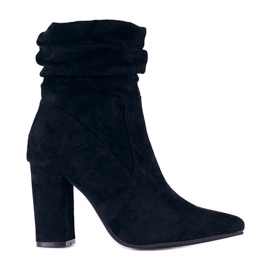 Botas de mujer en el poste Shelovet negras con parte superior con volantes. negro
