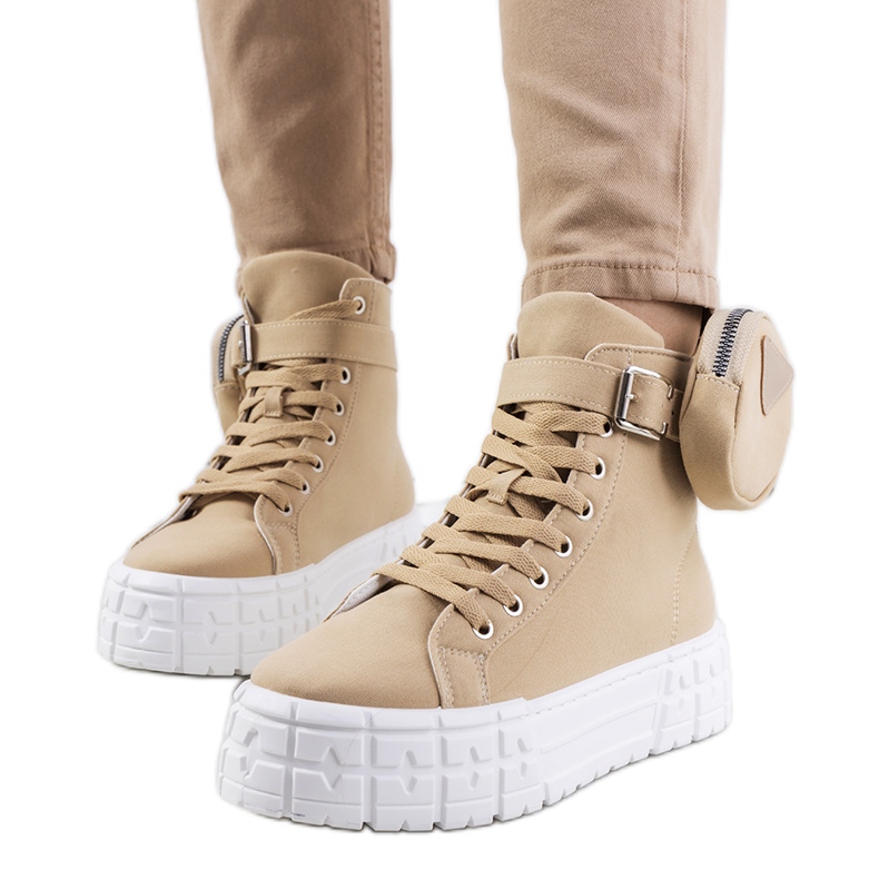 Zapatillas beige en la plataforma Lambari Zapatillas beige en la plataforma Lambari