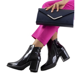 Botas Goldcrest de charol negro