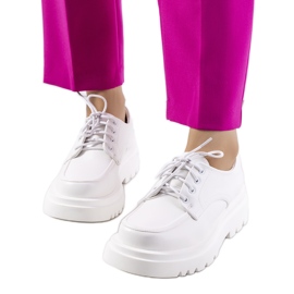 Zapatos oxford blancos Nunes