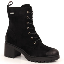 Botas de gamuza Vinceza negras en el poste negro