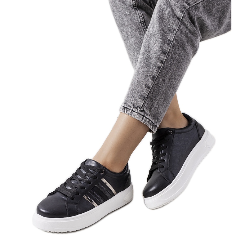 Zapatillas negras en la plataforma Goldsmi negro