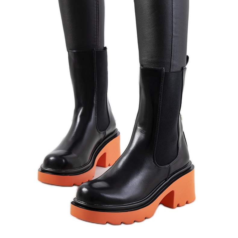 Botas negras con suela Oito de colores negro