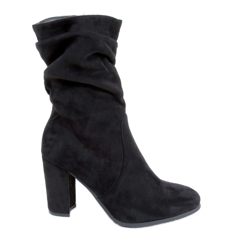 Pola Negro tacones altos