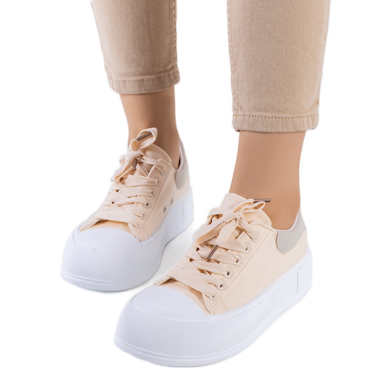 Zapatillas beige en la plataforma Kilkenny