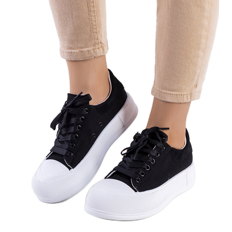 Zapatillas negras en la plataforma Kilkenny negro
