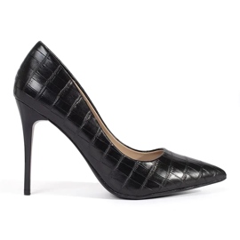 Zapatos de tacón alto de mujer de moda. negro
