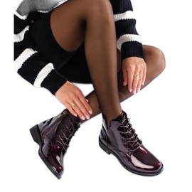 W. Potocki Botas Potocki de mujer con cordones color burdeos fabricadas en charol rojo W. Potocki Botas Potocki de mujer con cordones color burdeos fabricadas en charol rojo