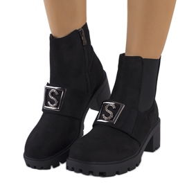 Seúl tacones negros