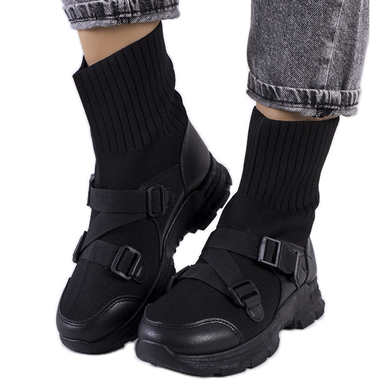 Deportivas negras saker negro