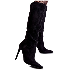 Botas clásicas de ante negro en un tacón de aguja Ameya