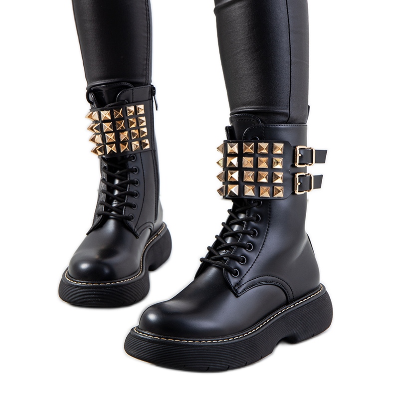Botas negras con tachuelas Lacer negro