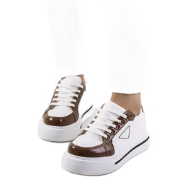 Deportivas blancas con suela gruesa Scrabster blanco marrón