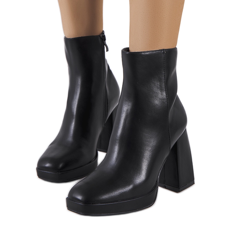 Botines negros en el puesto de Jilin Botines negros en el puesto de Jilin