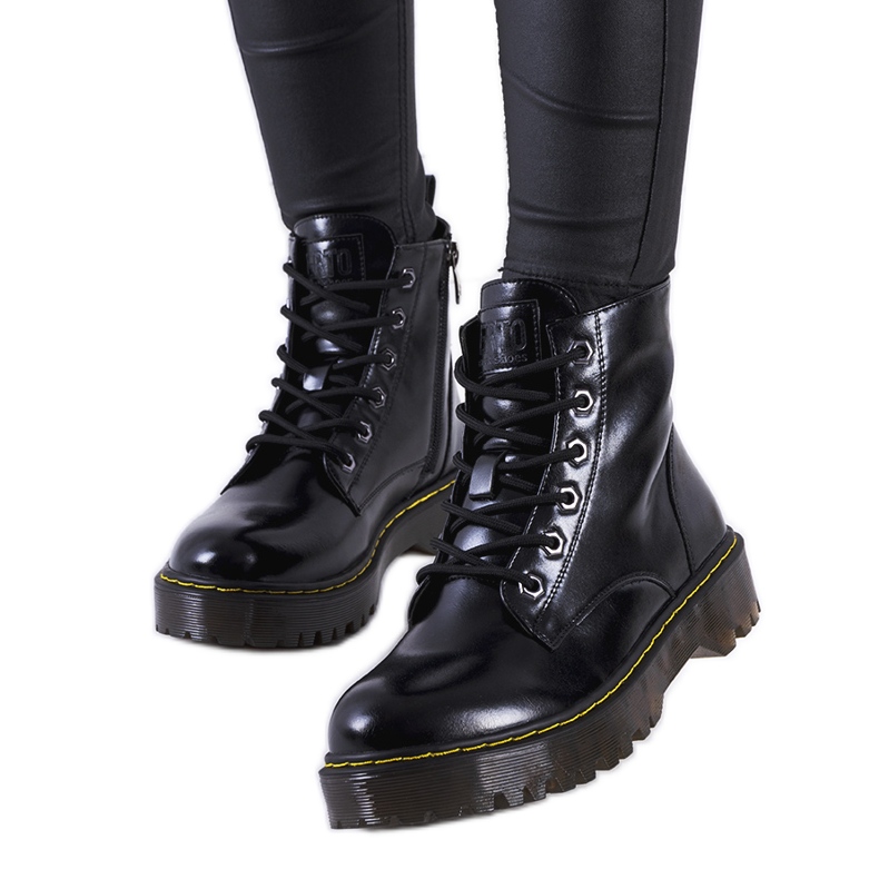 Botas negras con hilo Yuliya decorativo negro Botas negras con hilo Yuliya decorativo negro