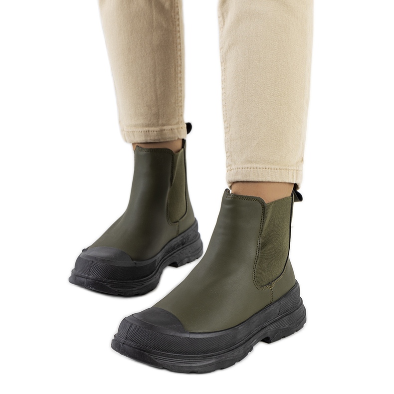 Botines Chelsea en ecopiel verdes de Loree Botines Chelsea en ecopiel verdes de Loree