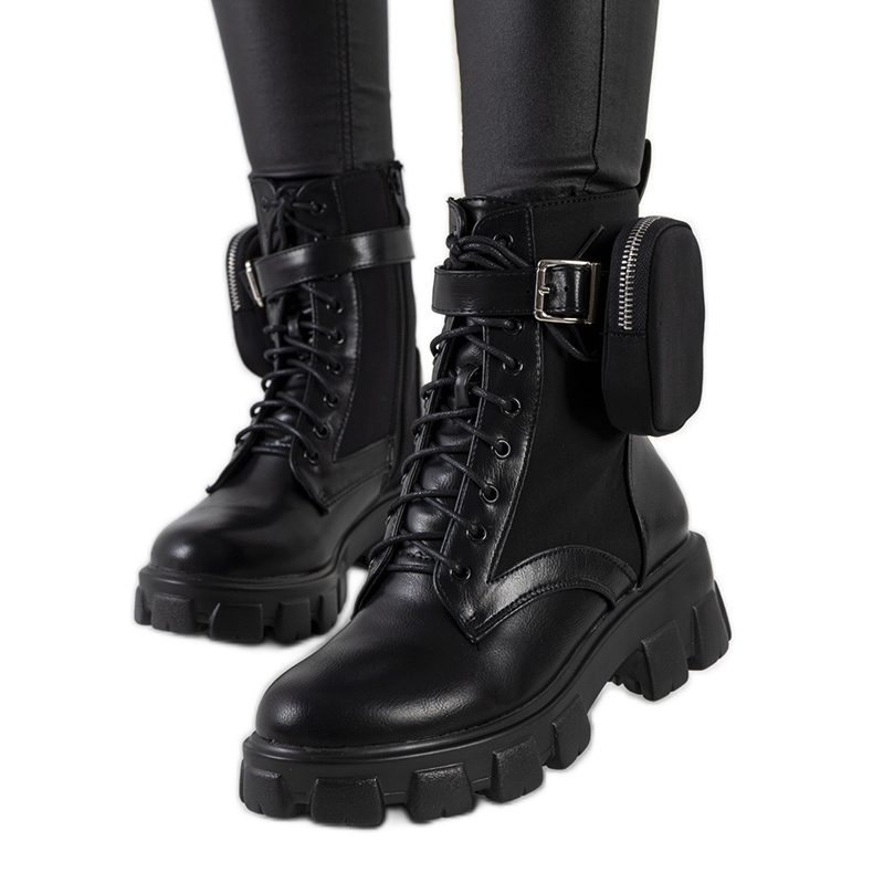 Botas negras con bolsita de Adamson negro