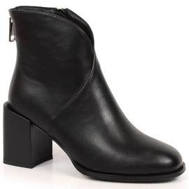 Botas de mujer con aislamiento negro en un poste decorativo, Filippo PAW374