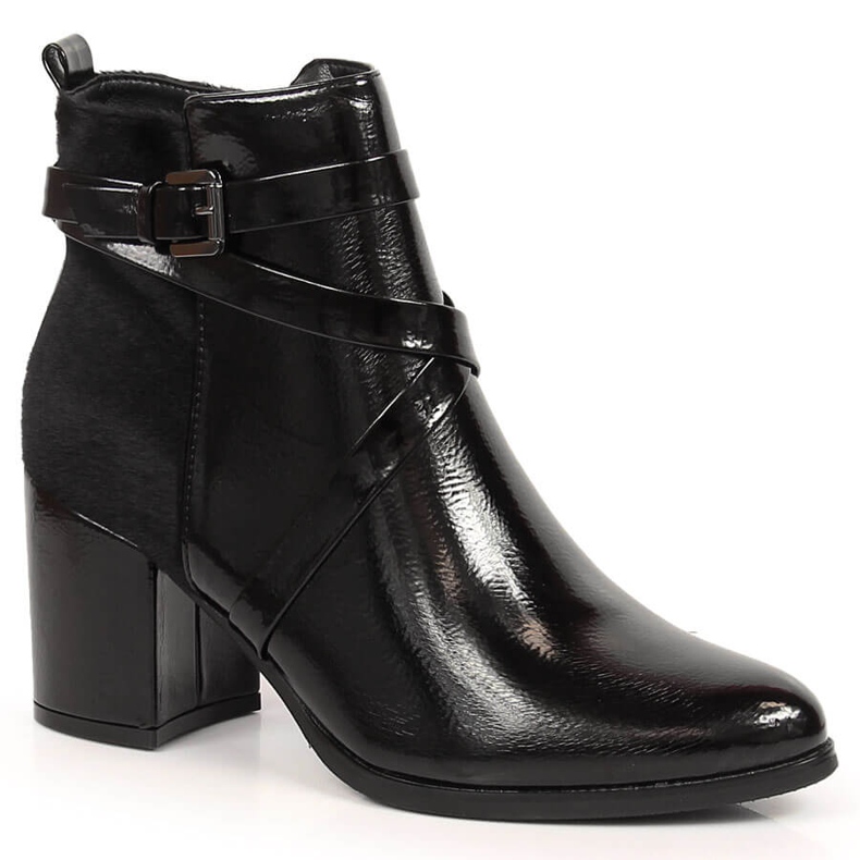 Botas aisladas negras Laura La.Fi con piel en un poste negro