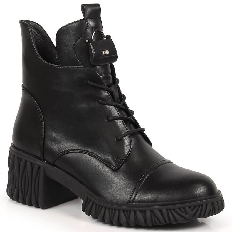 Botas de mujer de piel Artiker negras en el poste negro