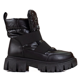 Botas de nieve Shelovet para mujer en una gruesa plataforma negra negro