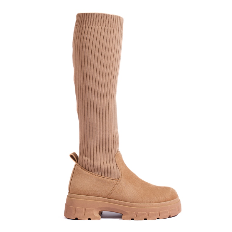 Botas beige de mujer con pala flexible Botas beige de mujer con pala flexible