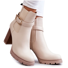 FE1 Botas de piel sobre pilar con cinturón decorativo, beige Maresol