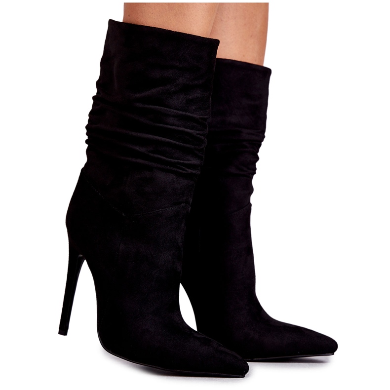 Botas negras arrugadas de mujer negro Botas negras arrugadas de mujer negro