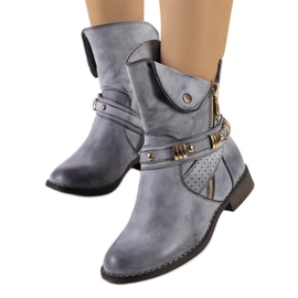 Botas grises con inserciones de Irora doradas