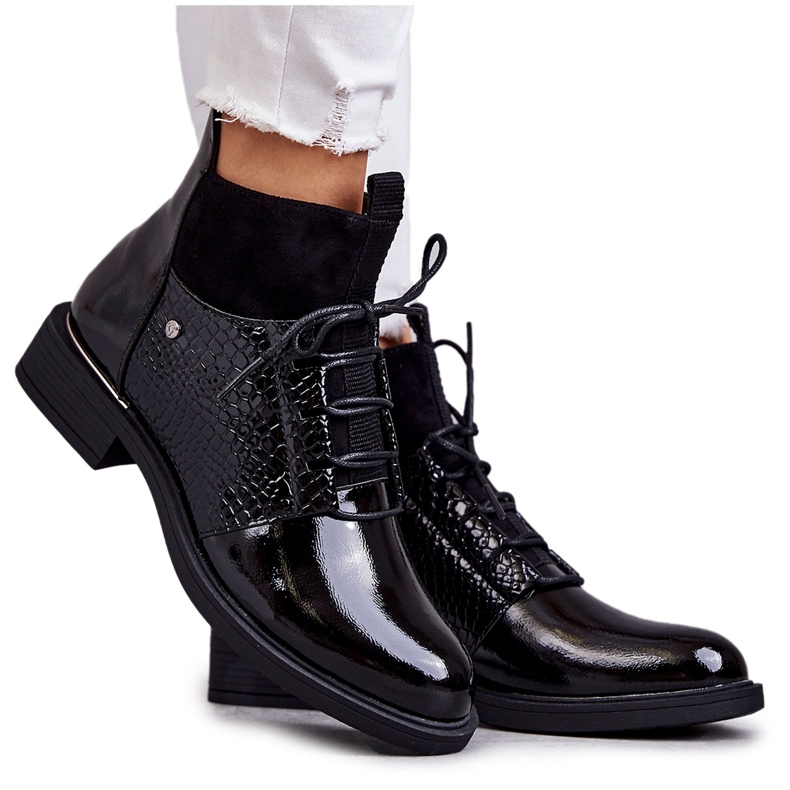 Vinceza Botas cálidas con cordones en negro lacado Cathrine