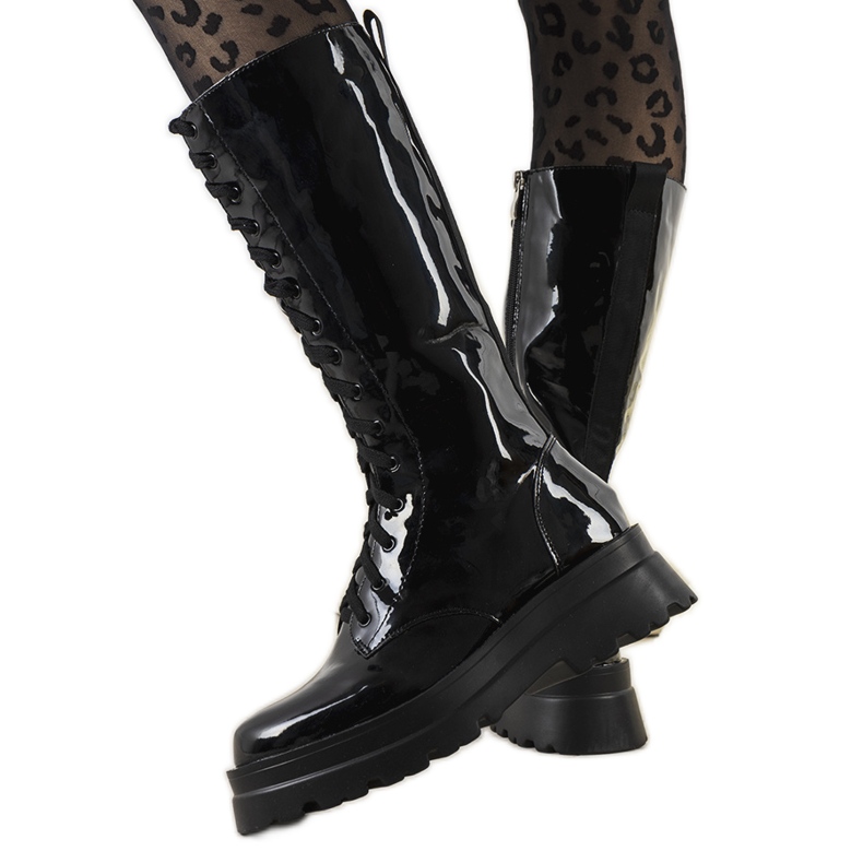 Botas Fora de charol negro