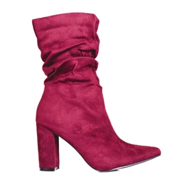 Botas de mujer granate en un poste con una parte superior Shelovet con volantes burdeos