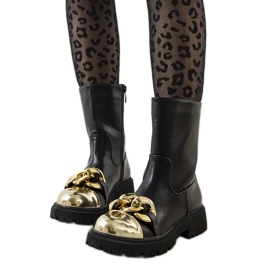 Botas negras con cadena Morro negro