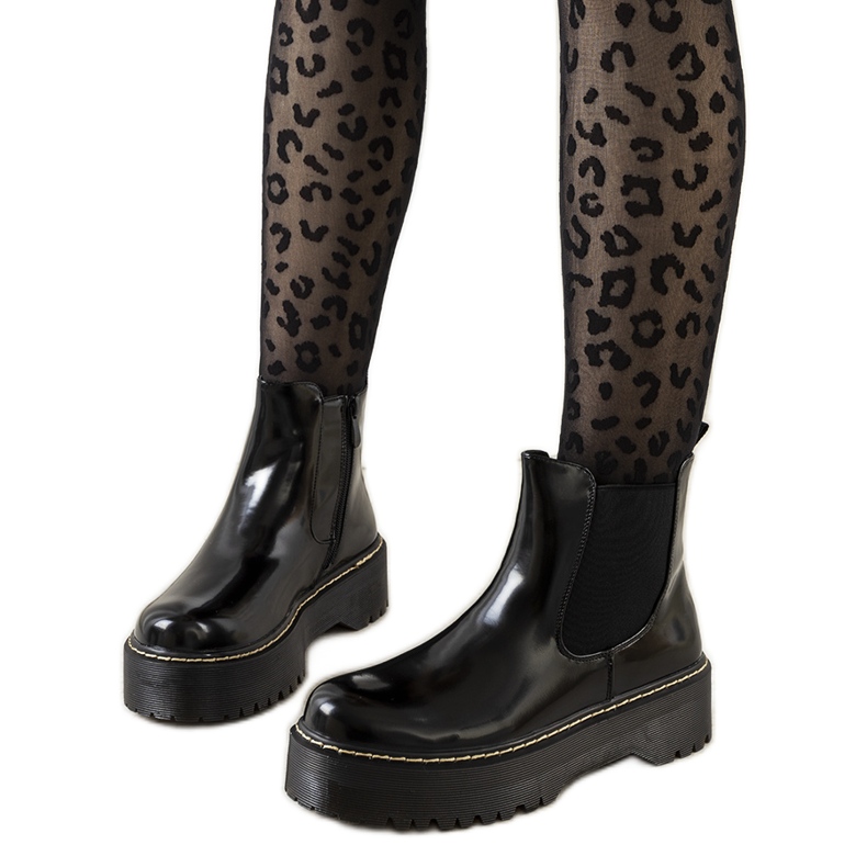 Botas negras en una plataforma alta de Esilal negro Botas negras en una plataforma alta de Esilal negro