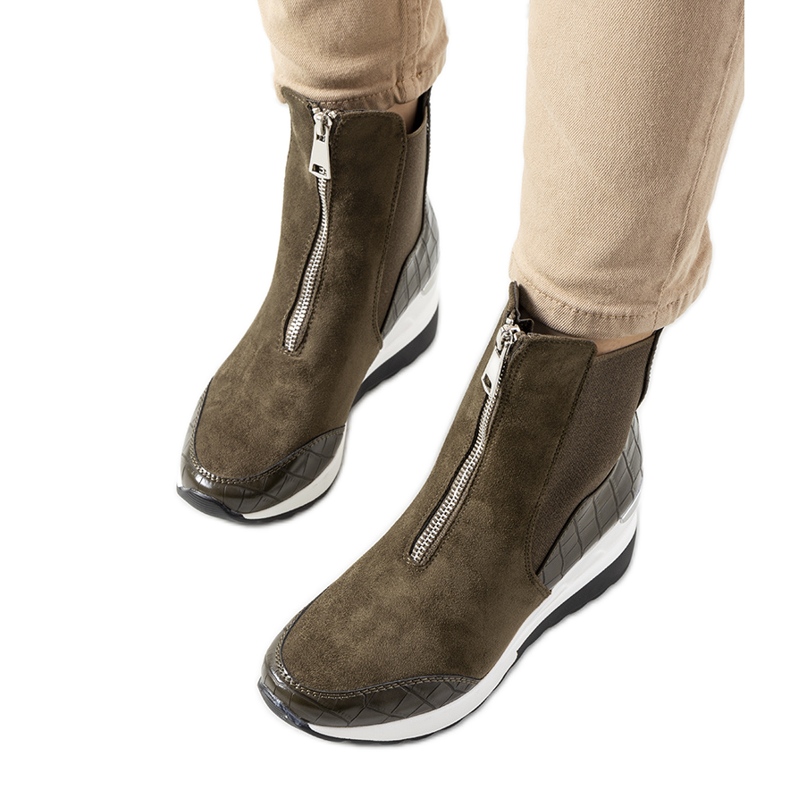 Deportivas verdes sobre la cuña Triaca Deportivas verdes sobre la cuña Triaca