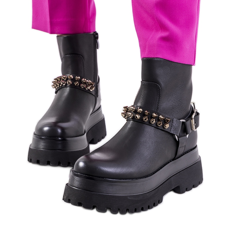 Botas negras con tachuelas Aneta negro