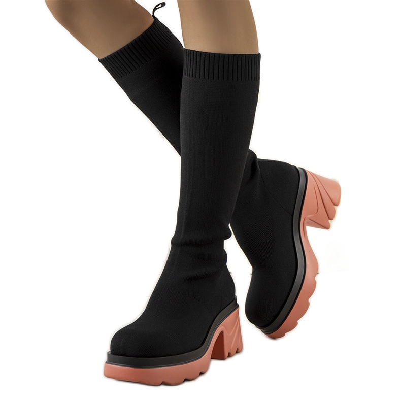 Producent Niezdefiniowany Botas negras sobre suela rosa Natale negro