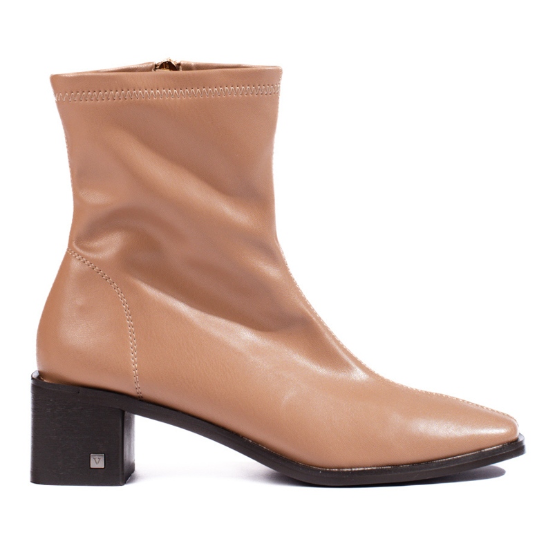 Botas de mujer entalladas fabricadas en piel ecológica Vinceza beige