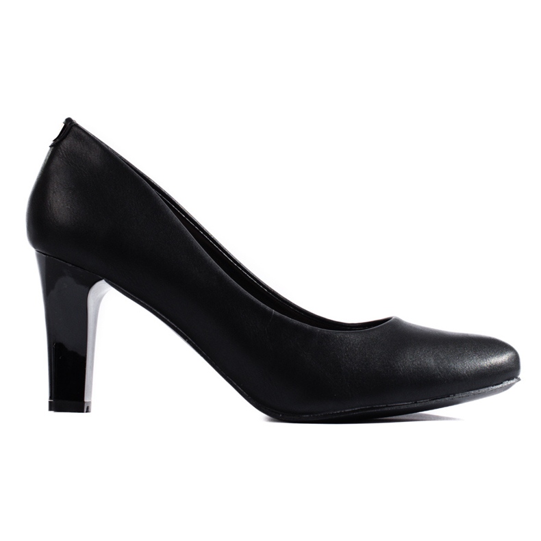 Zapatos negros clásicos