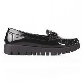 Mocasines negros de mujer en la plataforma Shelovet